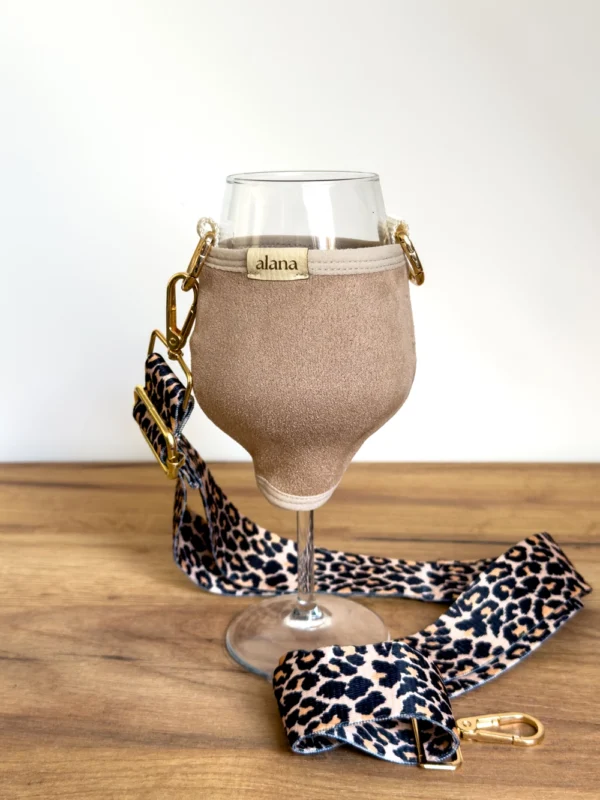 Sargas borospohártartó